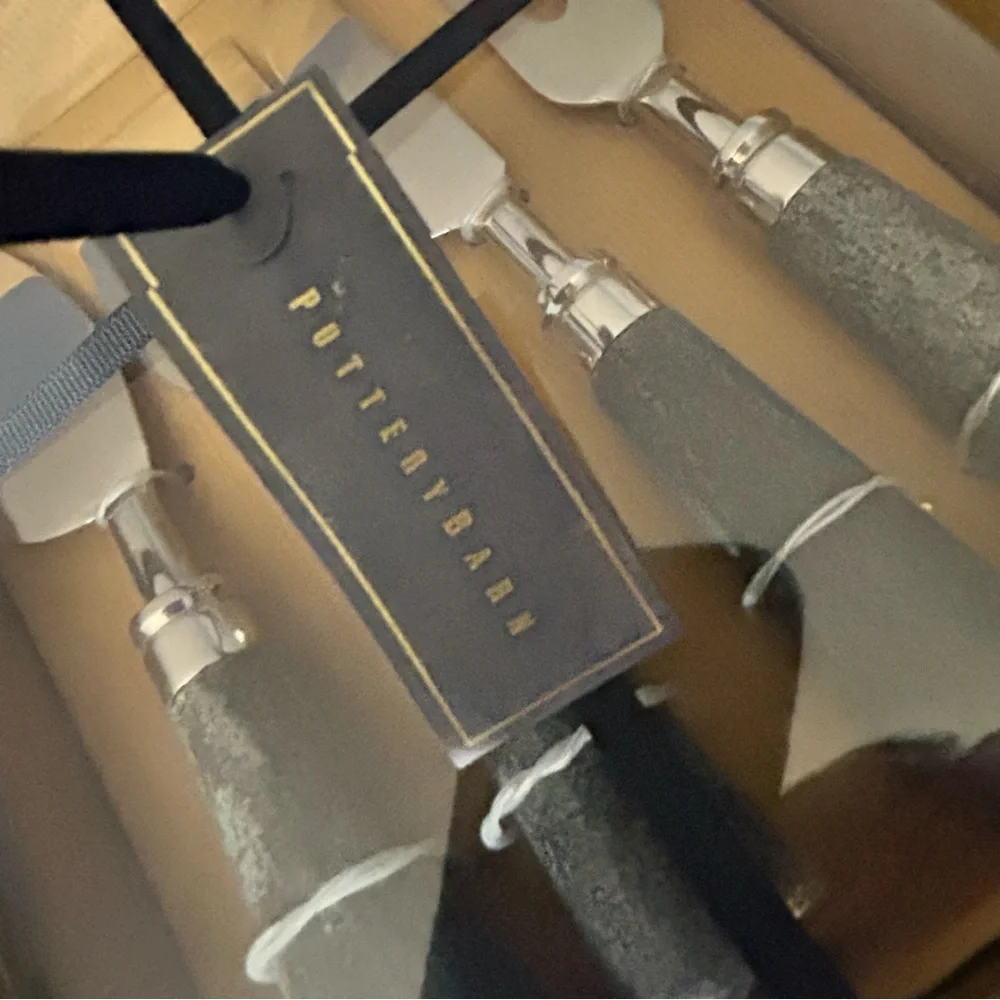 Pottery Barn Set of 4 Cheese Knives NIB